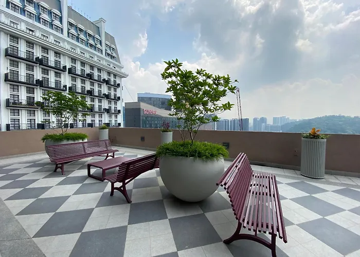 One Utama 3Km Away Cozy 2 Rooms
