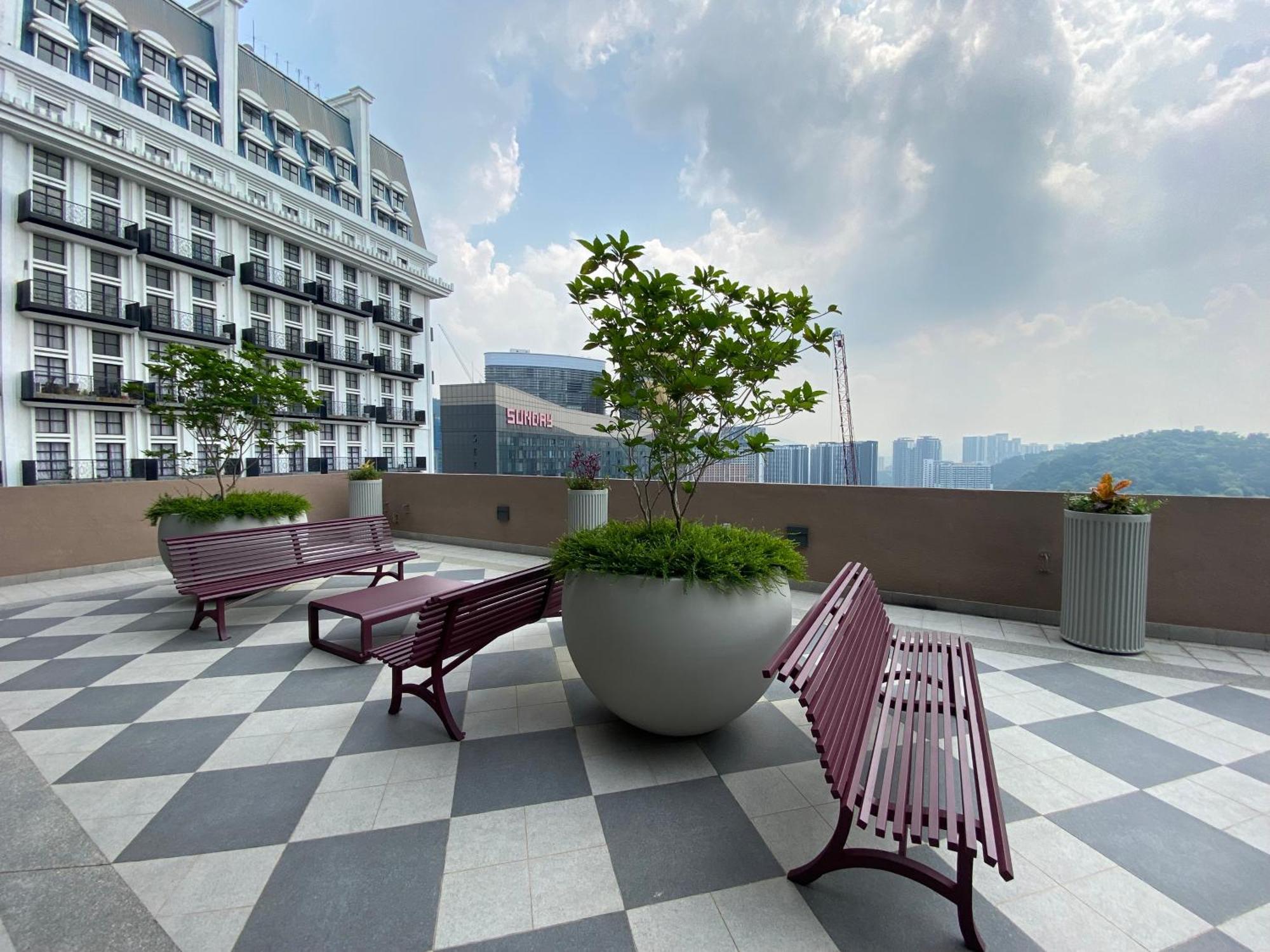 One Utama 3km Away Cozy 2