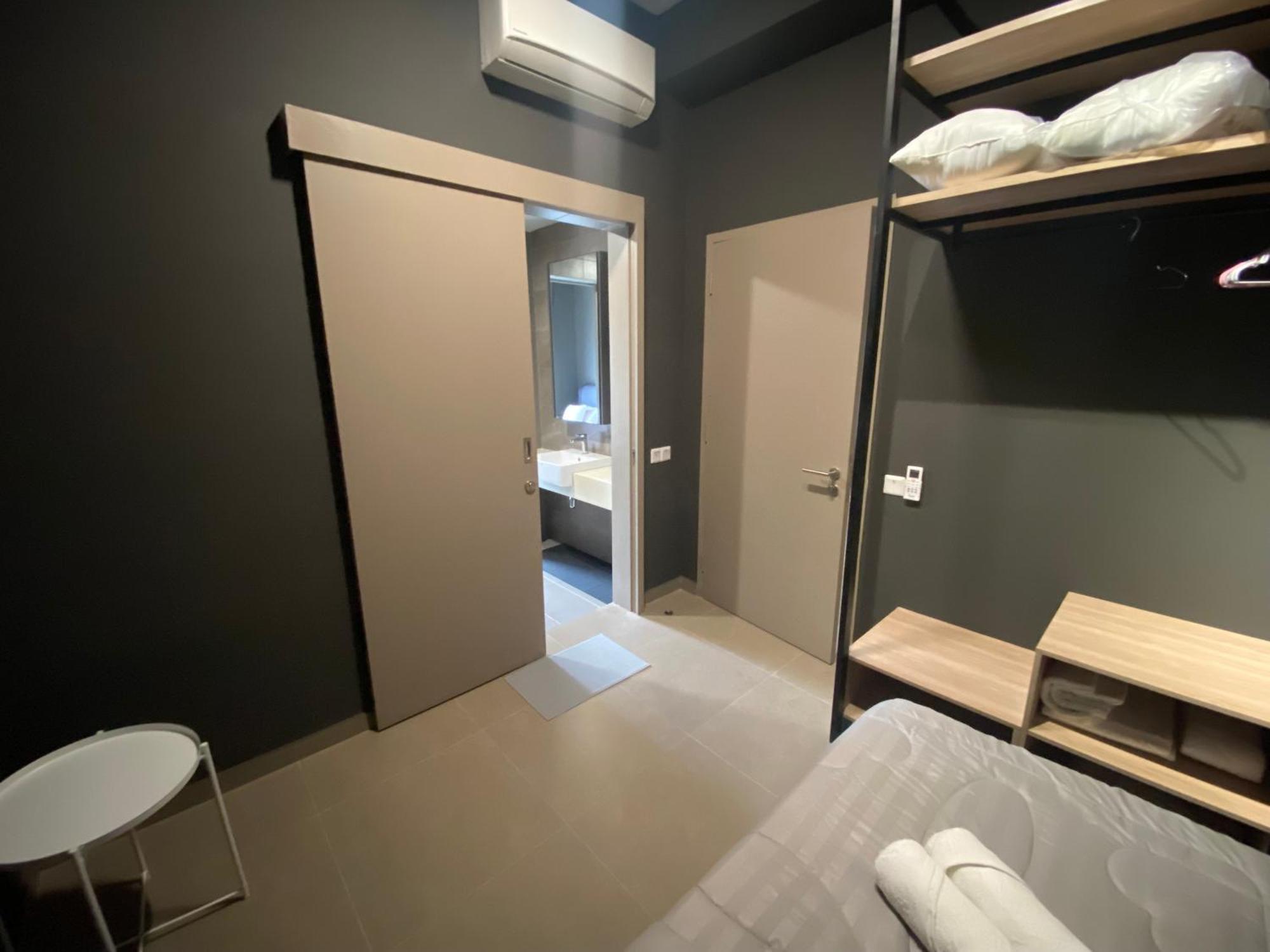 Apartment One Utama 3km Away Cozy 2