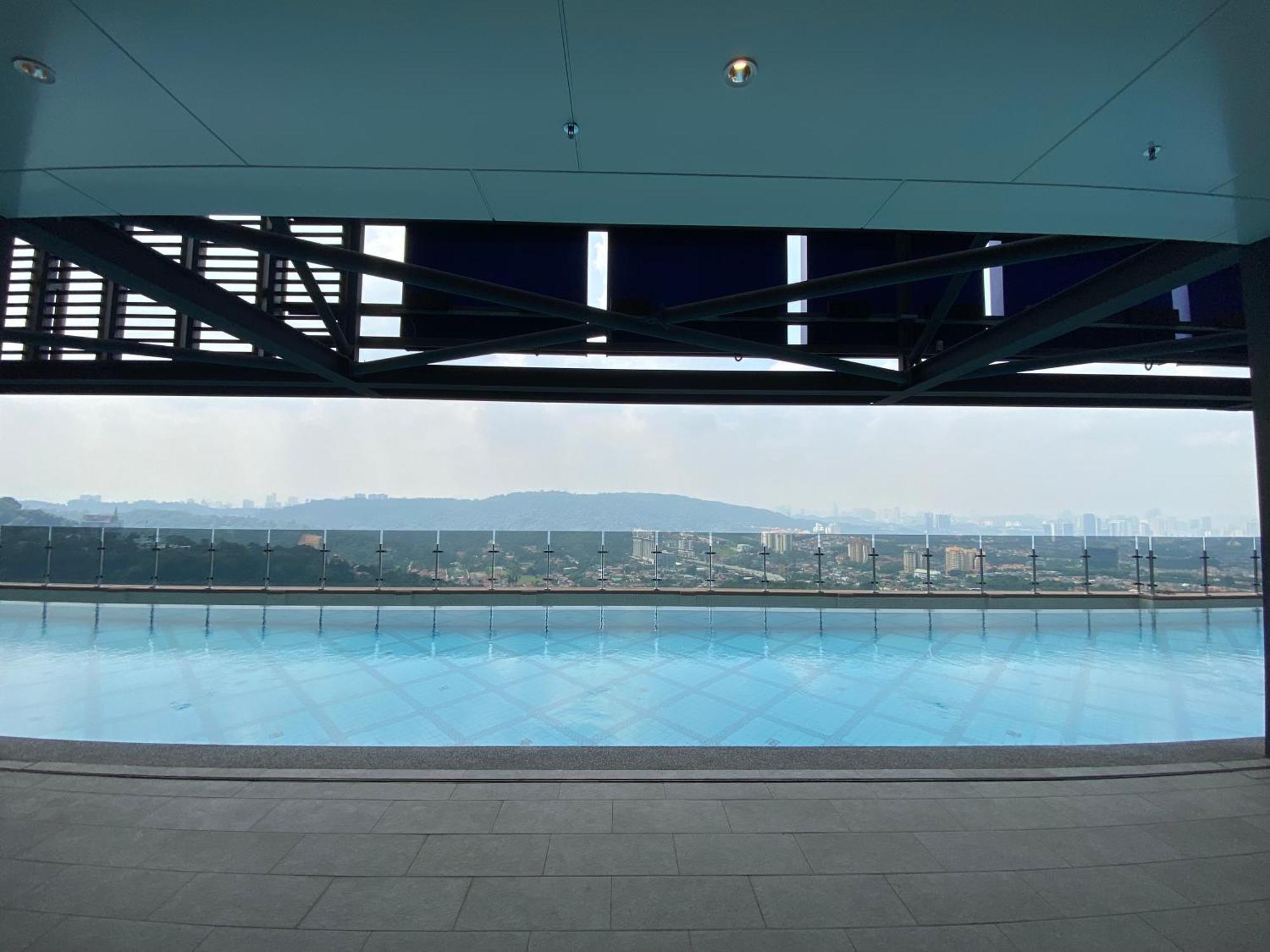Apartment One Utama 3km Away Cozy 2 *